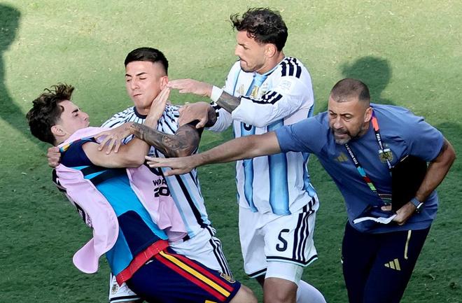 FIFA启动调查世界杯决赛赛后冲突：阿根廷或面临处罚，帕雷德斯等人恐遭禁赛